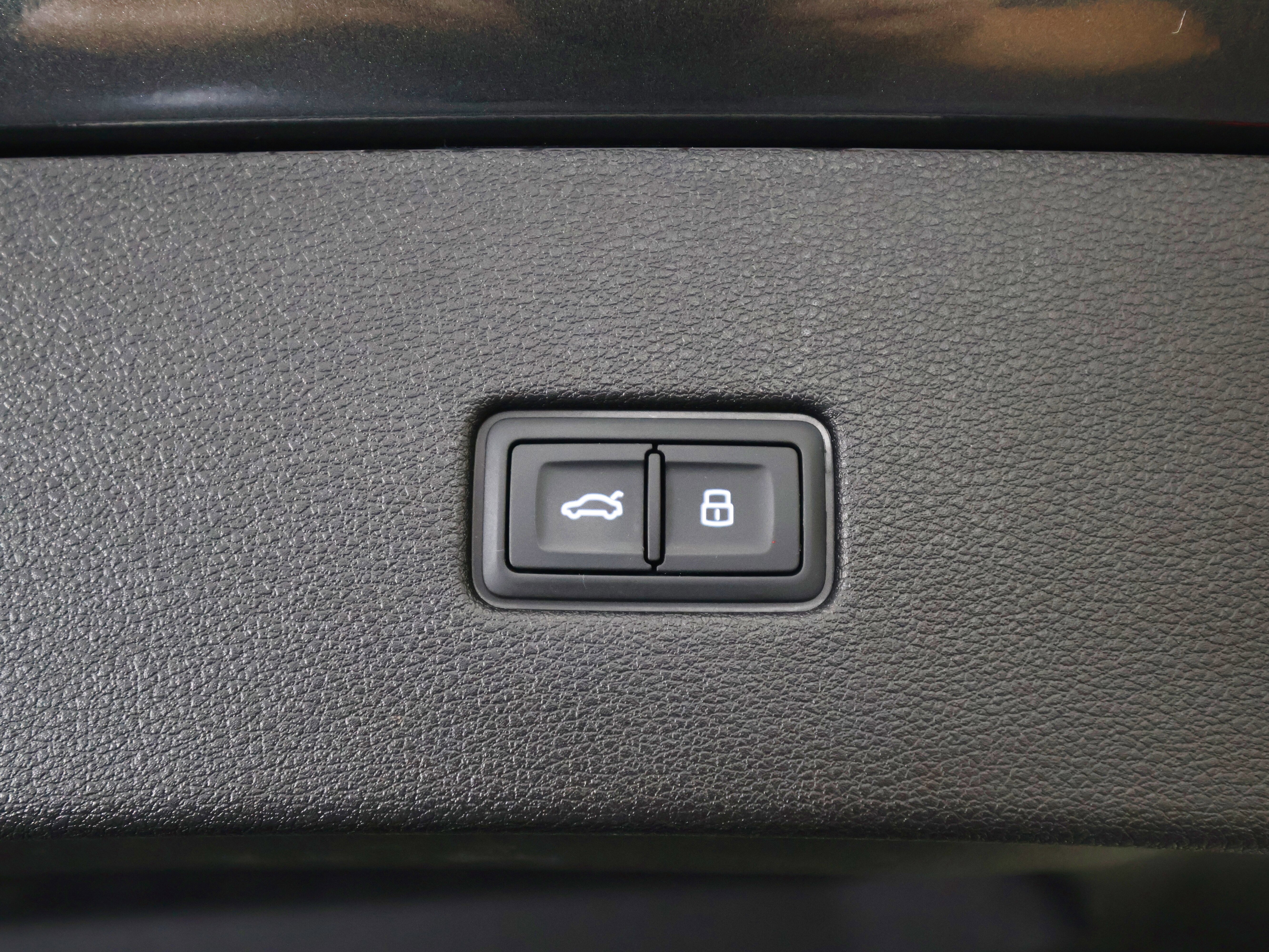 Used 2022 Audi RS Q8 w/ Black Optic Package image 13