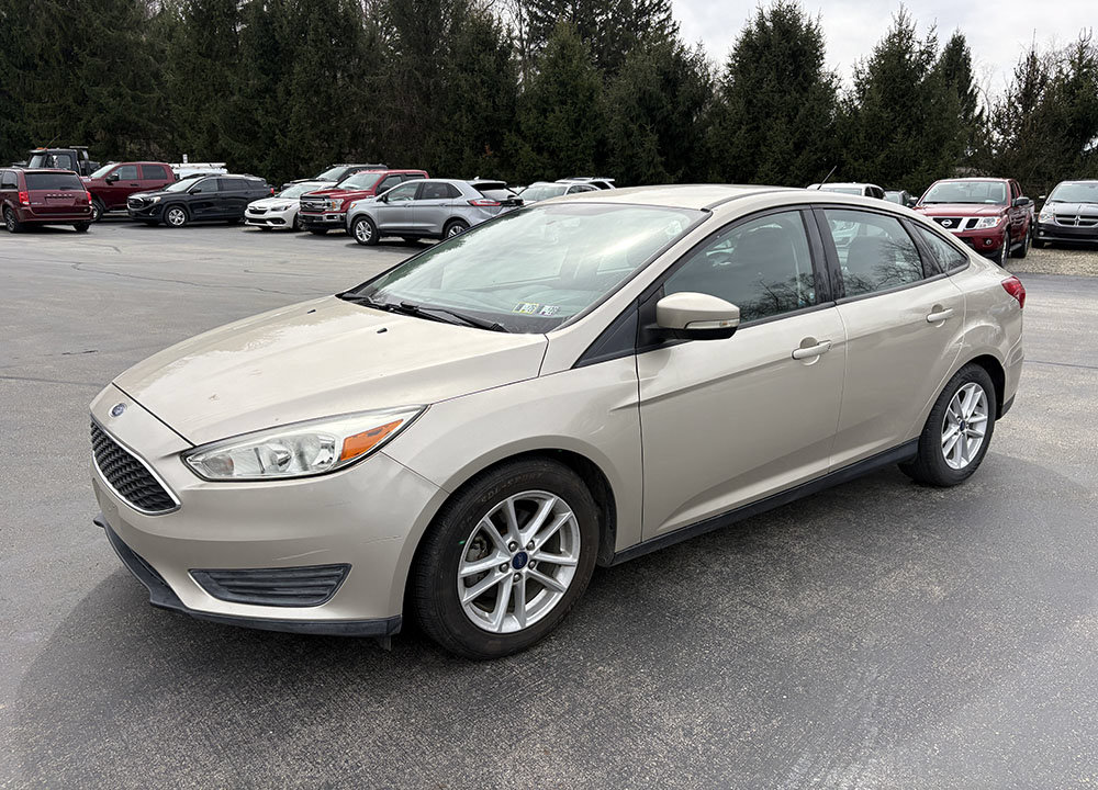 Used 2017 Ford Focus SE w/ Cold Weather Package FWD image 1