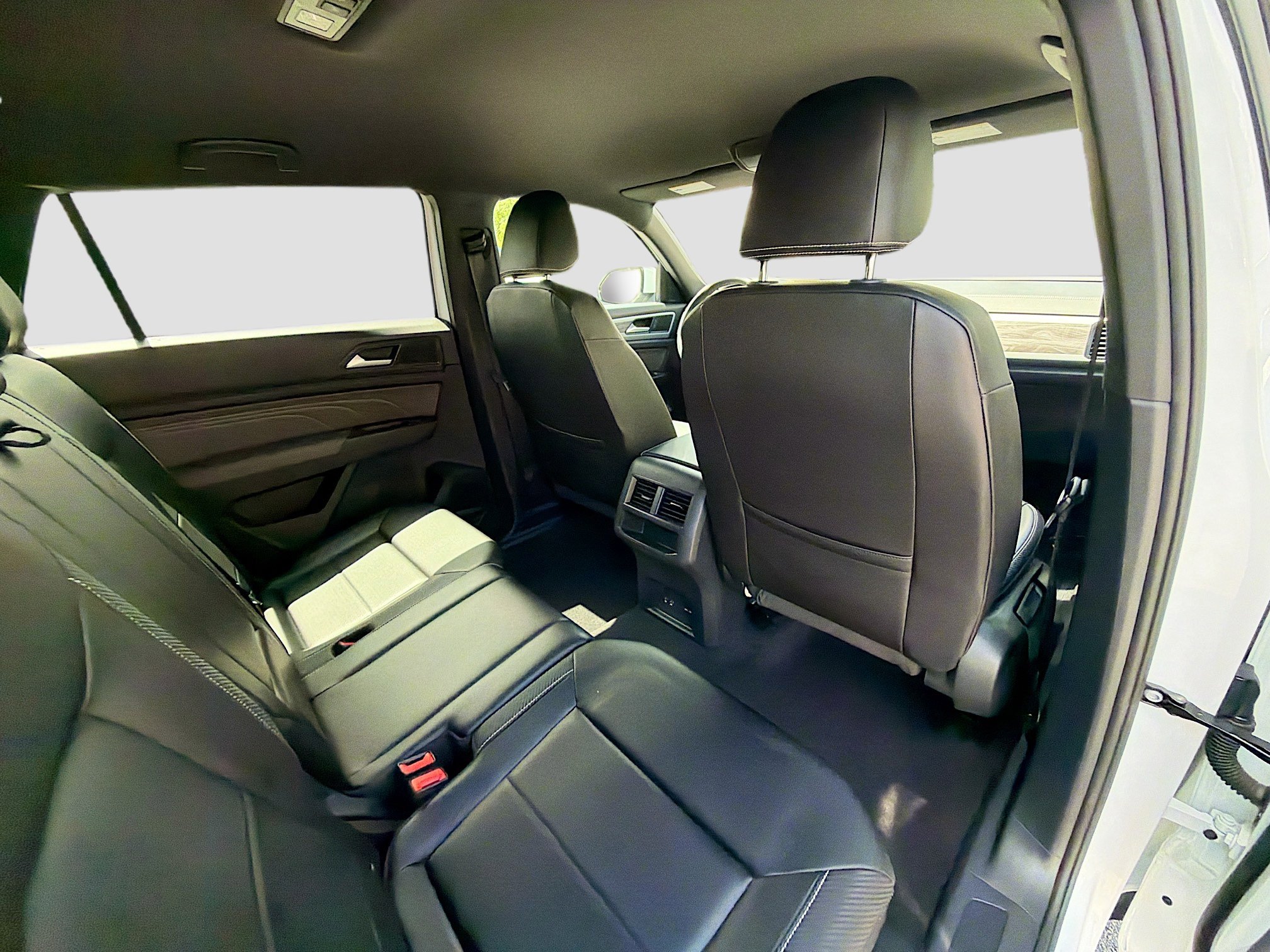 Used 2023 Volkswagen Atlas Cross Sport SE w/ Black Wheel Package image 29