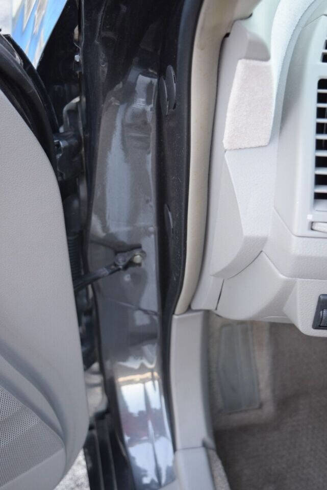 Used 2005 Nissan Maxima 3.5 SE image 26