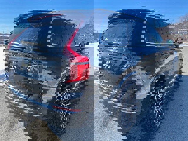 New 2026 Volvo XC90 T8 Plus w/ Protection Package Premier image 3