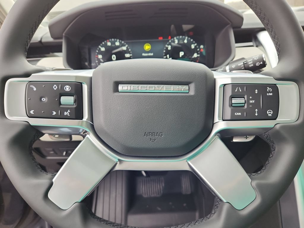 Used 2026 Land Rover Discovery S AWD/4WD image 18