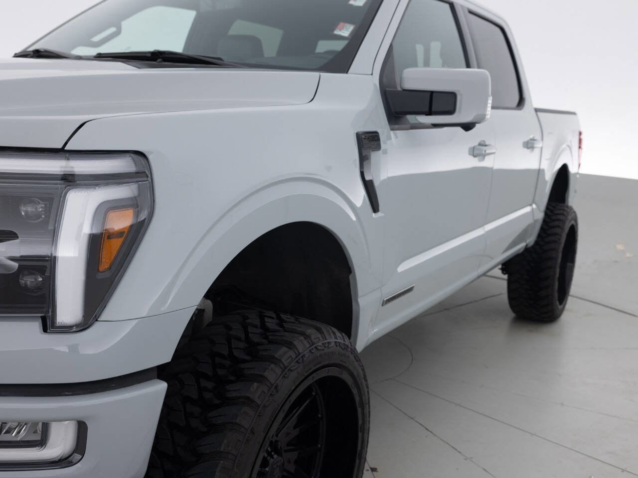 Used 2024 Ford F150 Lariat w/ Bed Utility Package AWD/4WD image 12