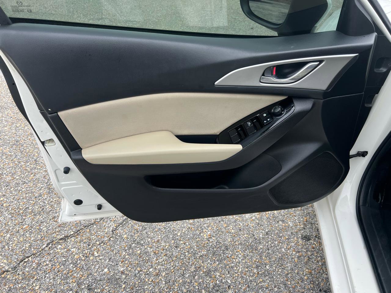 Used 2018 MAZDA MAZDA3 Sport image 28