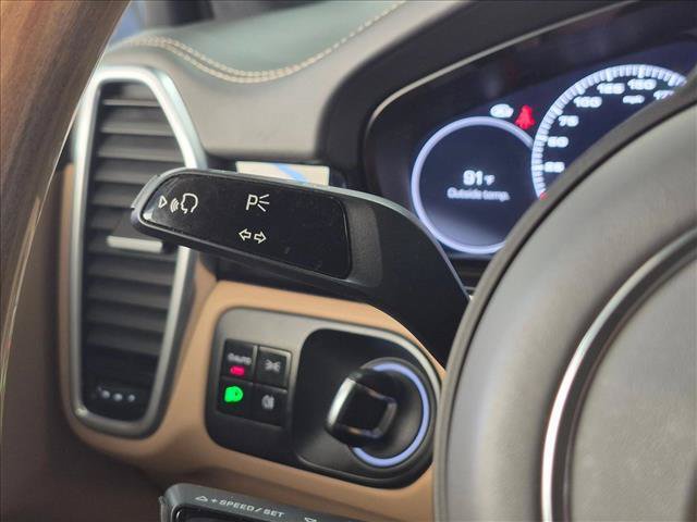 Used 2019 Porsche Cayenne Turbo AWD/4WD image 16