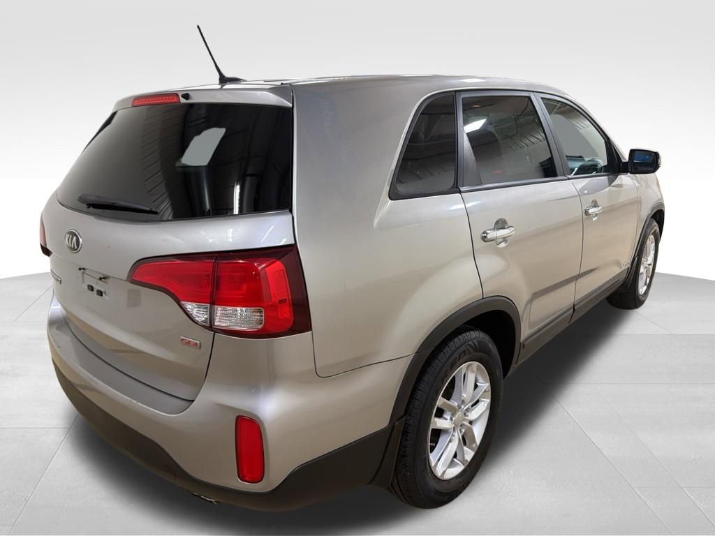 Used 2015 Kia Sorento LX image 6