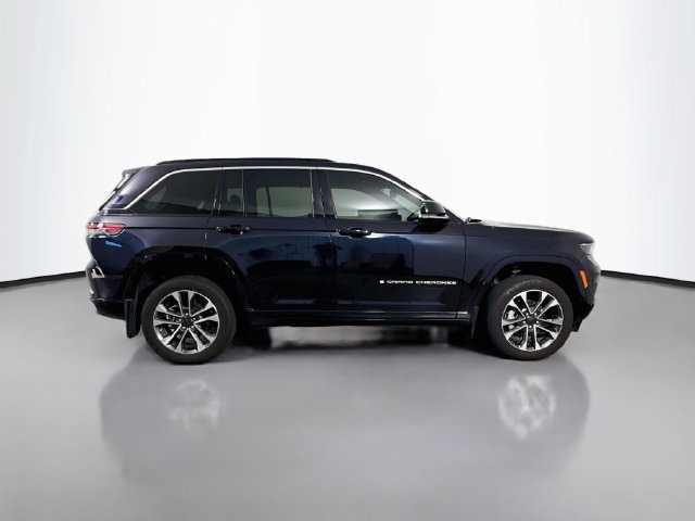 Used 2025 Jeep Grand Cherokee Overland w/ Luxury Tech Group IV AWD/4WD image 8