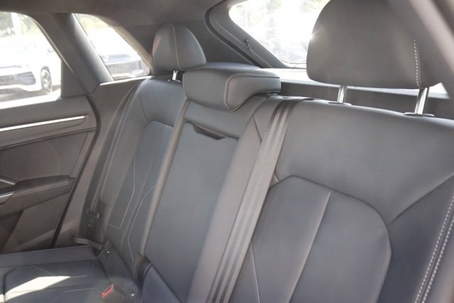 New 2025 Audi Q3 2.0T Premium image 17