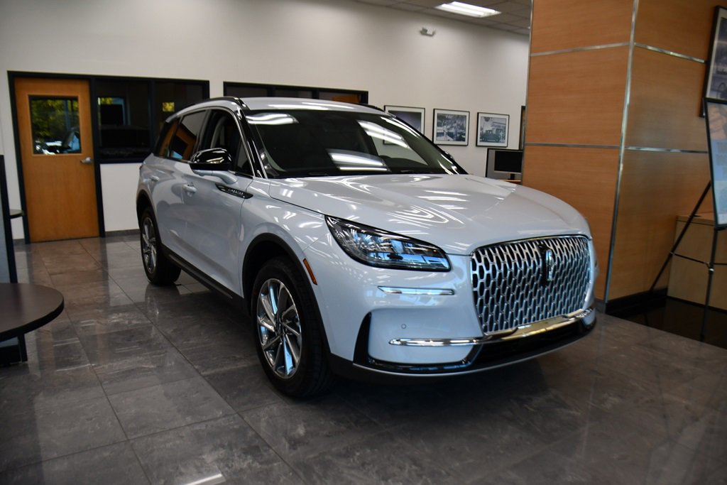 New 2026 Lincoln Corsair Premiere image 9