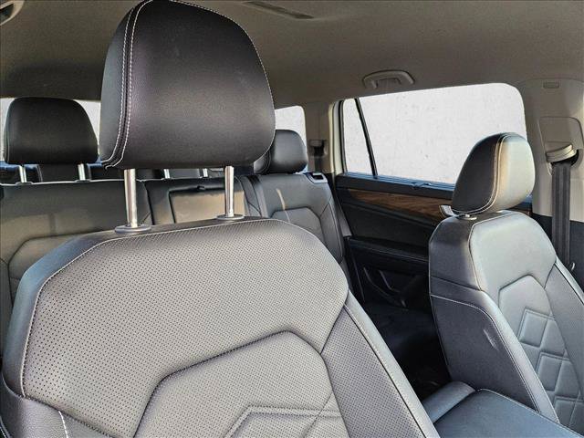 Used 2025 Volkswagen Atlas SE AWD/4WD image 21