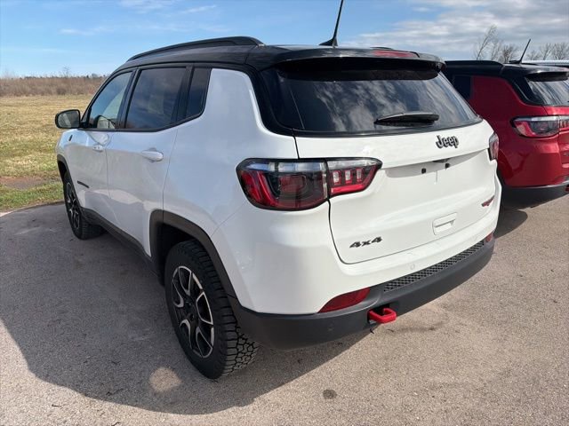 Used 2025 Jeep Compass Trailhawk AWD/4WD image 8