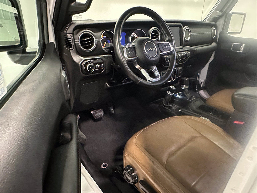 Used 2022 Jeep Wrangler Unlimited Sahara w/ LED Lighting Group AWD/4WD image 18