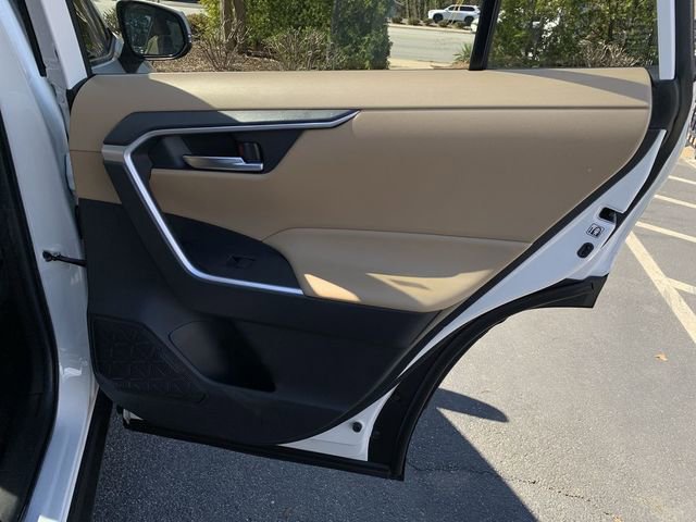 Used 2019 Toyota RAV4 XLE w/ Convenience Package image 11