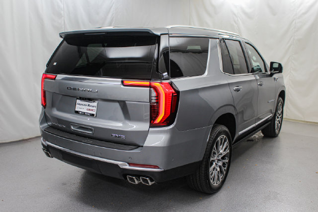 New 2026 GMC Yukon Denali w/ Denali Reserve Package AWD/4WD image 10