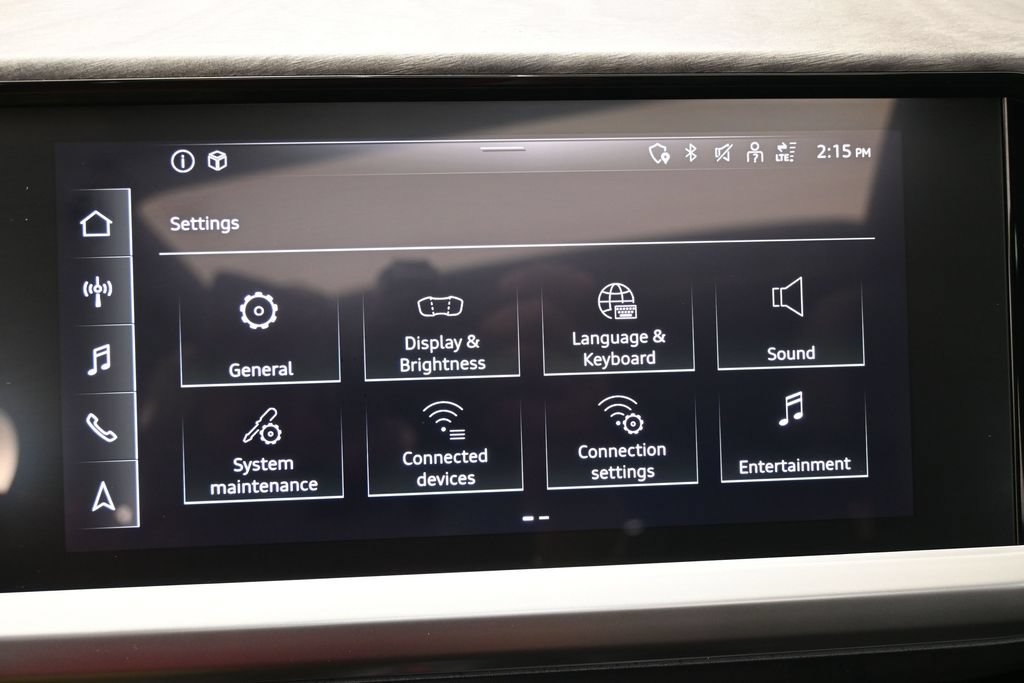 Used 2022 Audi Q4 e-tron Premium Plus AWD/4WD image 19
