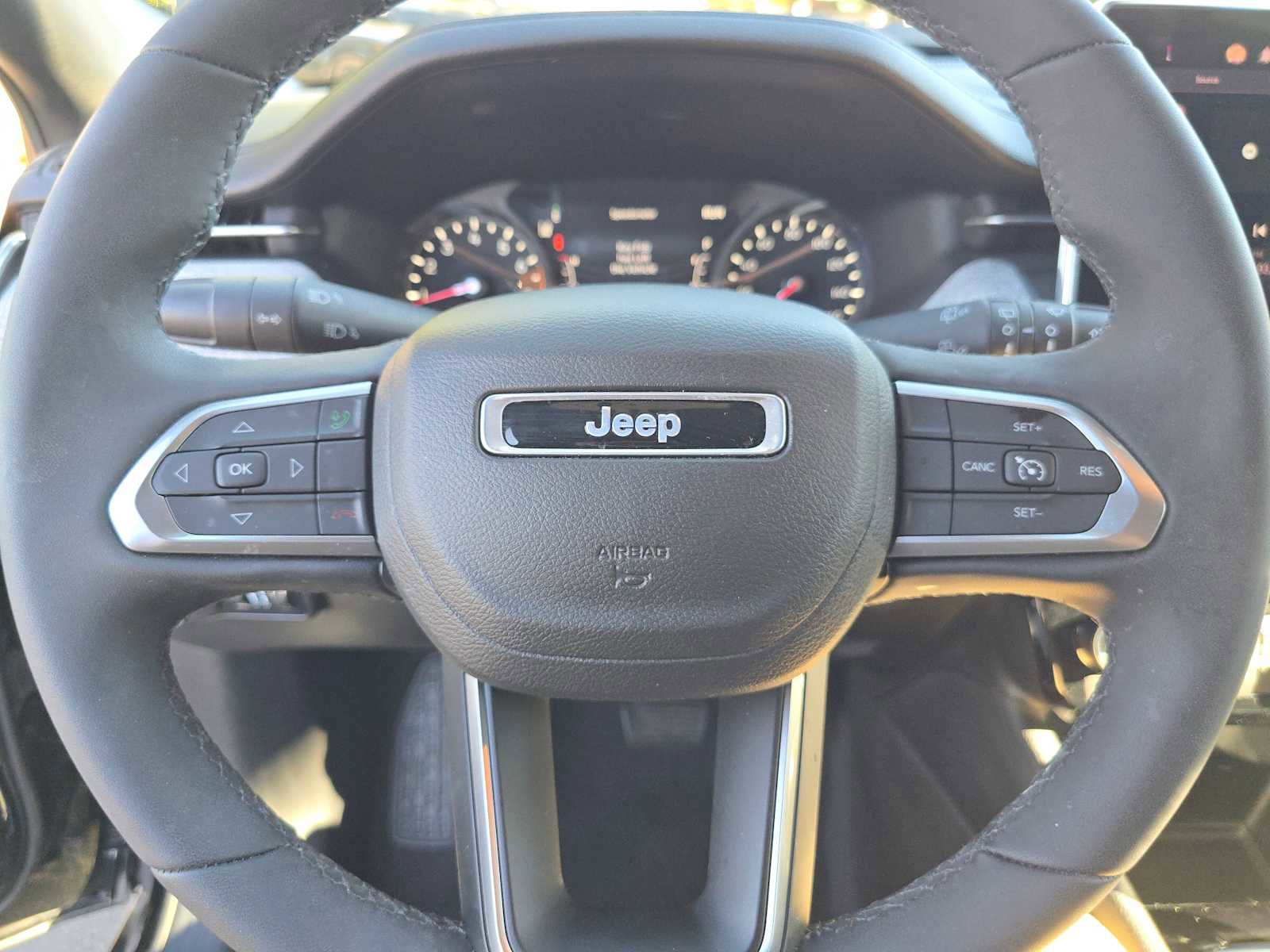 Used 2023 Jeep Compass Latitude image 24