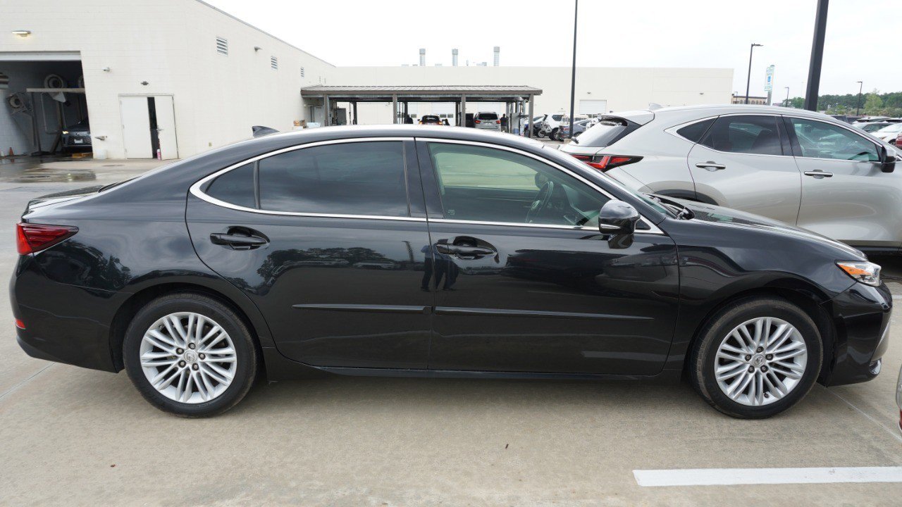 Used 2018 Lexus ES 350 w/ Accessory Package 2 image 4