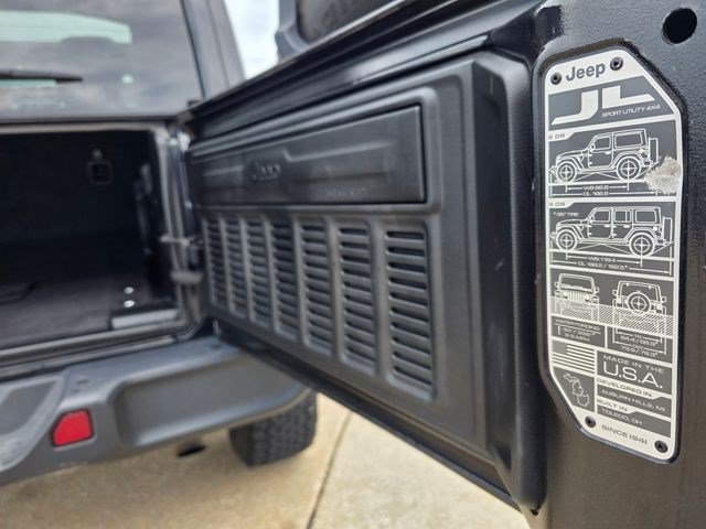 Used 2023 Jeep Wrangler Unlimited Rubicon 4xe w/ Cold Weather Group AWD/4WD image 19