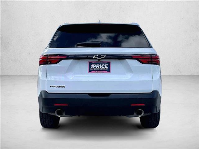 Used 2023 Chevrolet Traverse LS w/ Midnight/Sport Edition image 4
