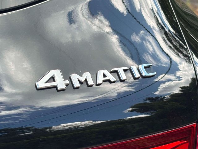 Used 2019 Mercedes-Benz GLC 300 4MATIC image 34