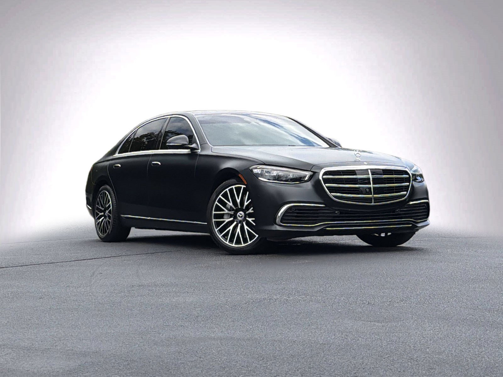 Used 2024 Mercedes-Benz S 580 4MATIC Sedan video 2