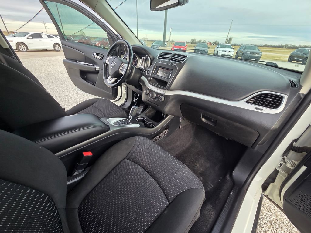 Used 2020 Dodge Journey SE w/ SE Popular Equipment Group image 32