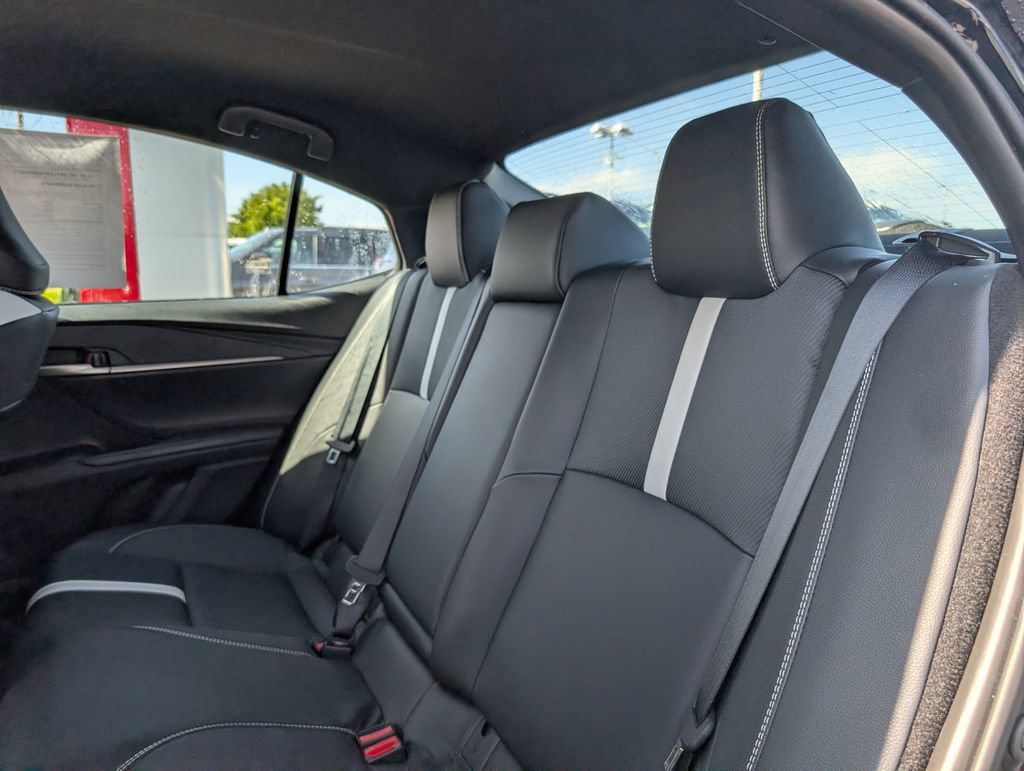 Used 2025 Toyota Camry SE FWD image 9