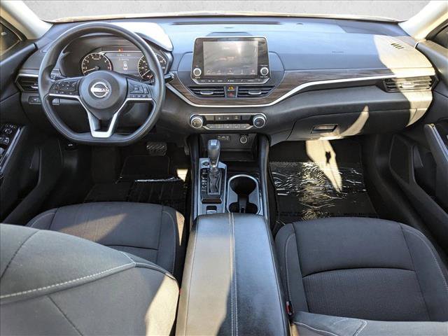 Used 2023 Nissan Altima 2.5 SV image 14