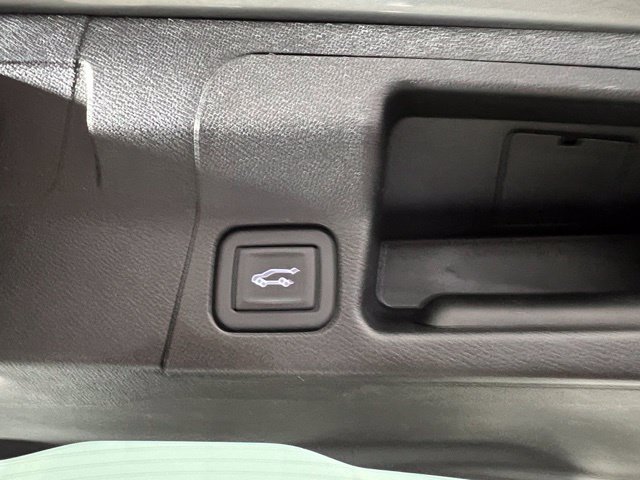 Used 2023 GMC Acadia Denali w/ Denali Ultimate Package AWD/4WD image 13