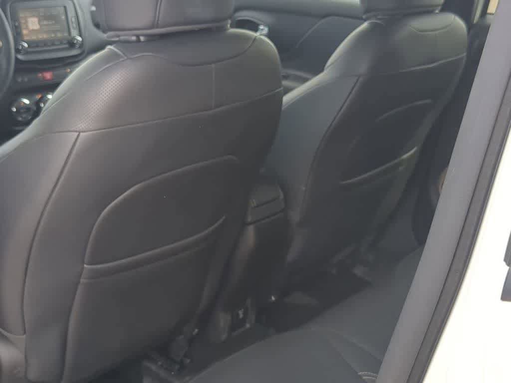 Used 2015 Jeep Renegade Limited w/ Advanced Technology Group AWD/4WD image 17