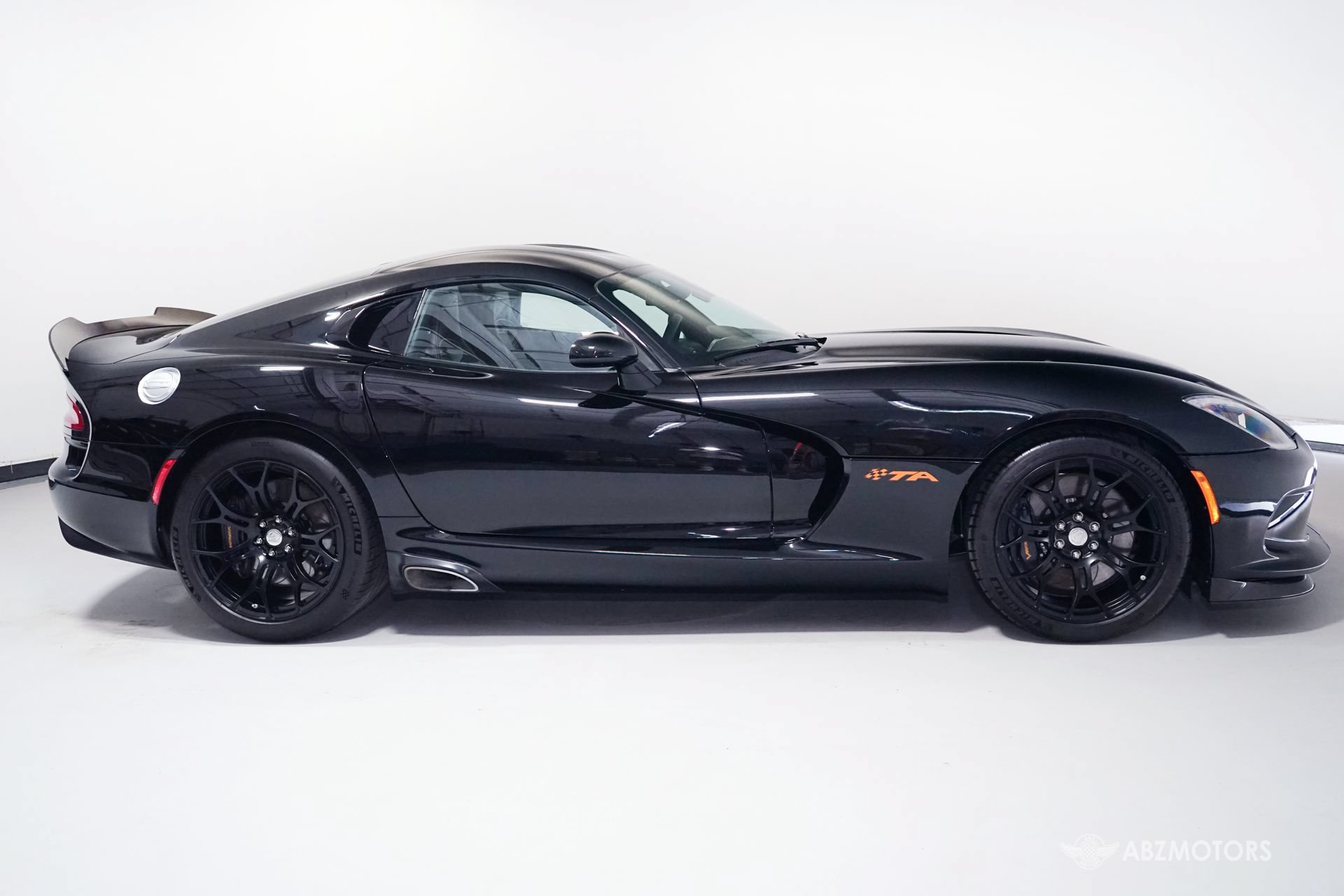 Used 2014 SRT Viper SRT-10 RWD image 9