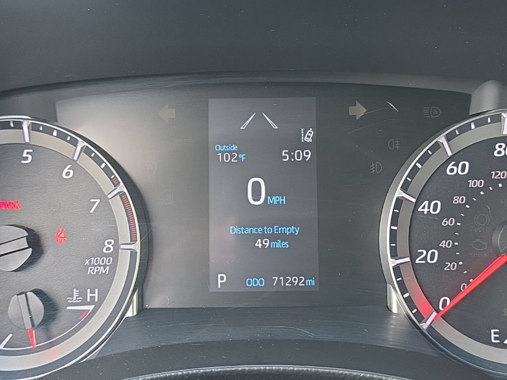 Used 2021 Toyota Highlander LE AWD/4WD image 18
