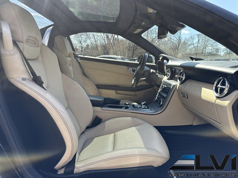 Used 2017 Mercedes-Benz SLC 300 image 21