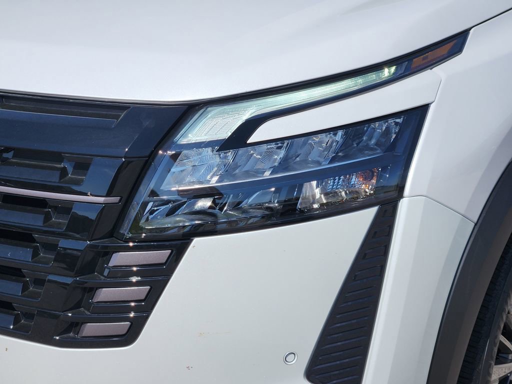 New 2026 Nissan Pathfinder SL w/ SL Premium Package AWD/4WD image 5