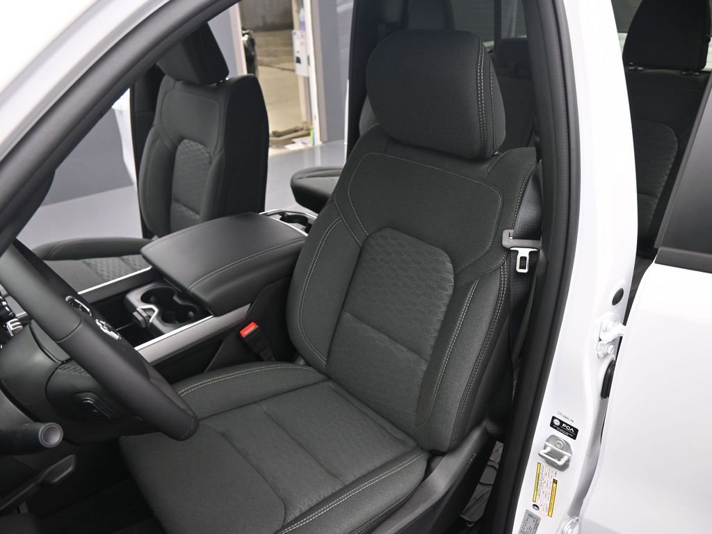 New 2026 RAM 1500 4x4 Crew Cab image 13