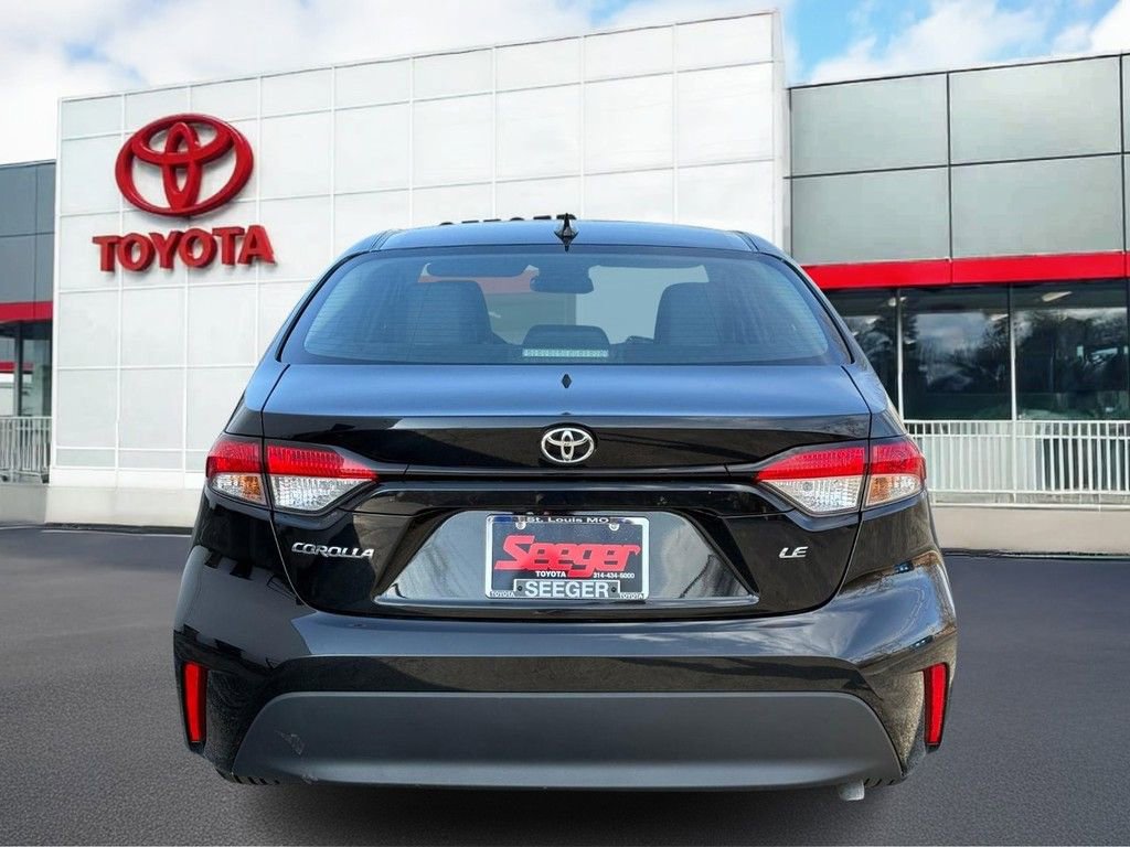 Used 2024 Toyota Corolla LE FWD image 5