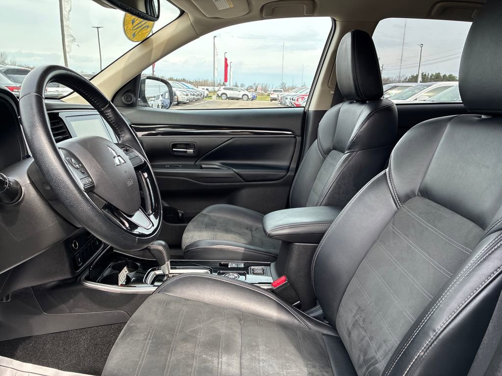 Used 2020 Mitsubishi Outlander SE image 10