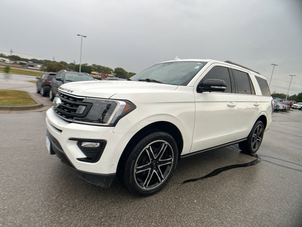 Used 2021 Ford Expedition Limited image 3