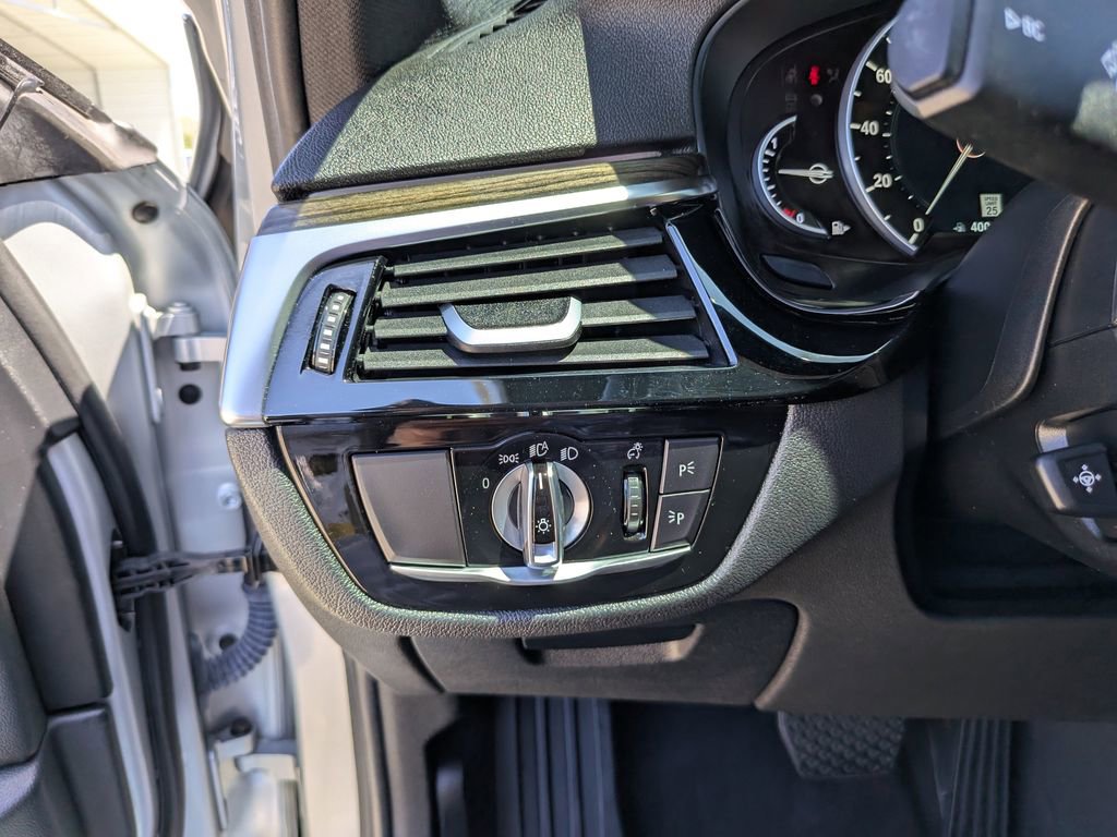 Used 2019 BMW 530i w/ Premium Package RWD image 28