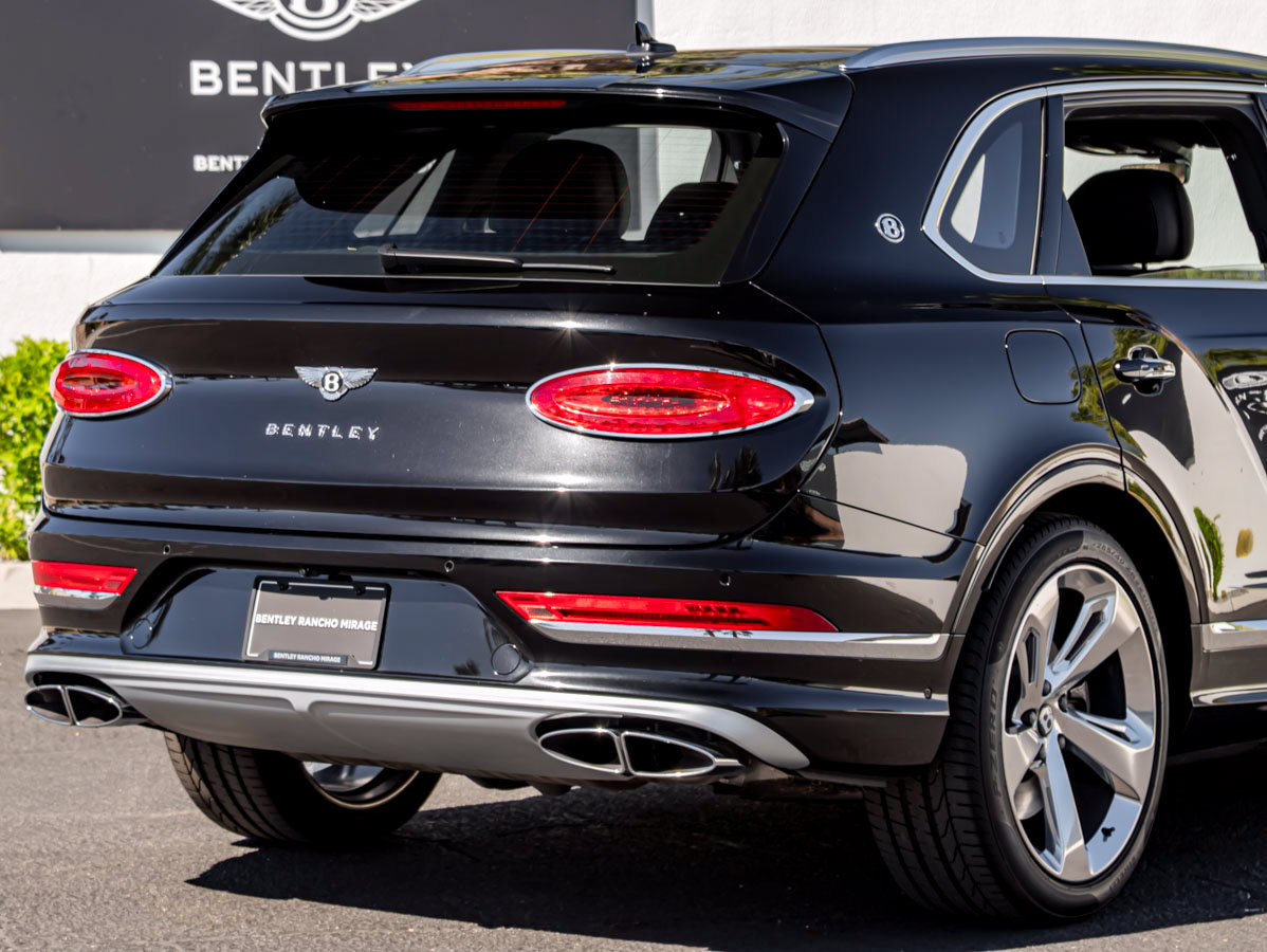 Used 2025 Bentley Bentayga Extended Wheelbase AWD/4WD image 11
