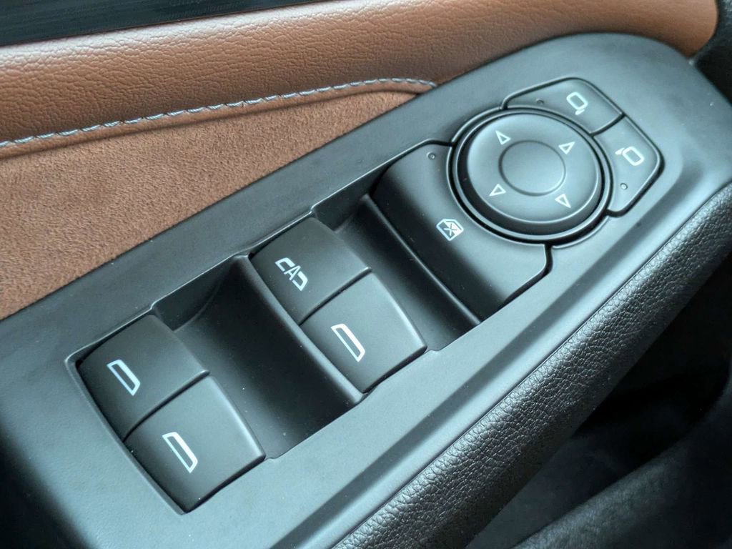 Used 2018 Chevrolet Traverse High Country AWD/4WD image 25