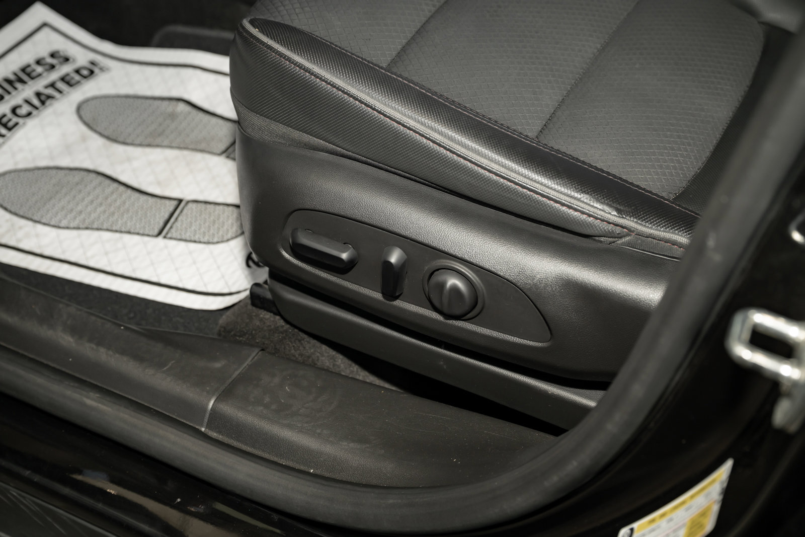 Used 2021 Chevrolet TrailBlazer RS w/ Sun and Liftgate Package image 21