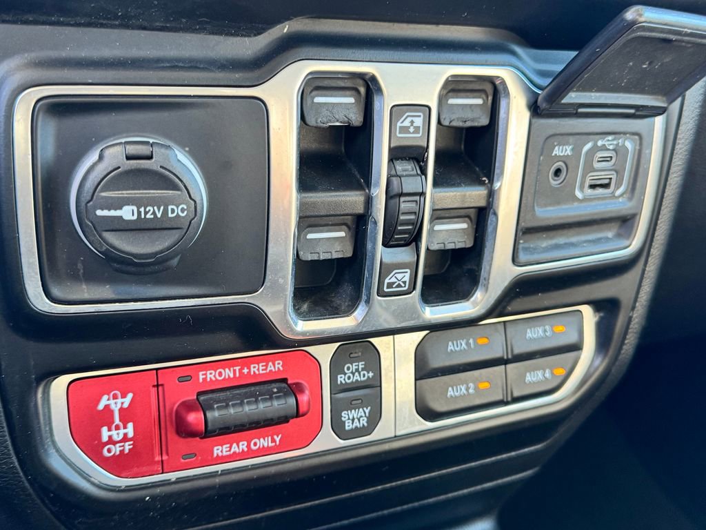 Used 2022 Jeep Wrangler Unlimited Rubicon w/ Cold Weather Group AWD/4WD image 23
