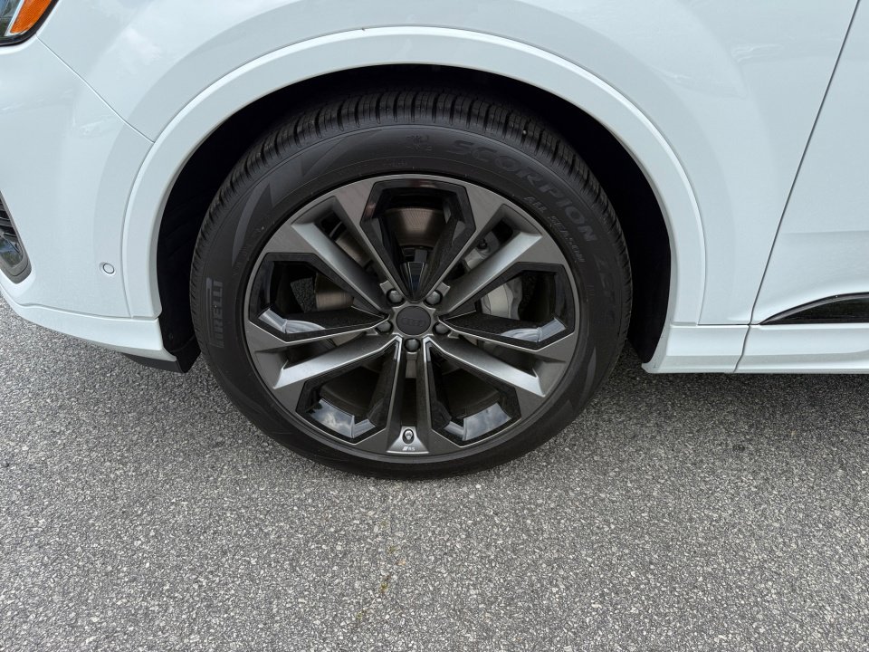 New 2026 Audi Q7 3.0T Premium Plus AWD/4WD image 27
