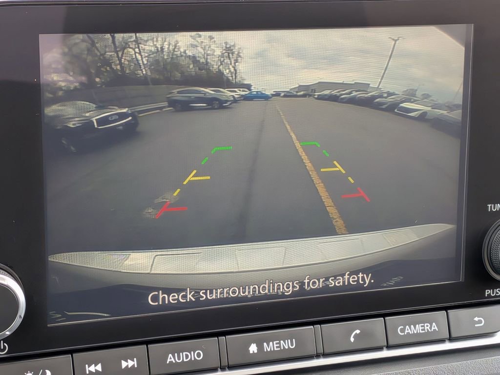 Used 2024 Nissan Rogue SV w/ SV Premium Package image 17