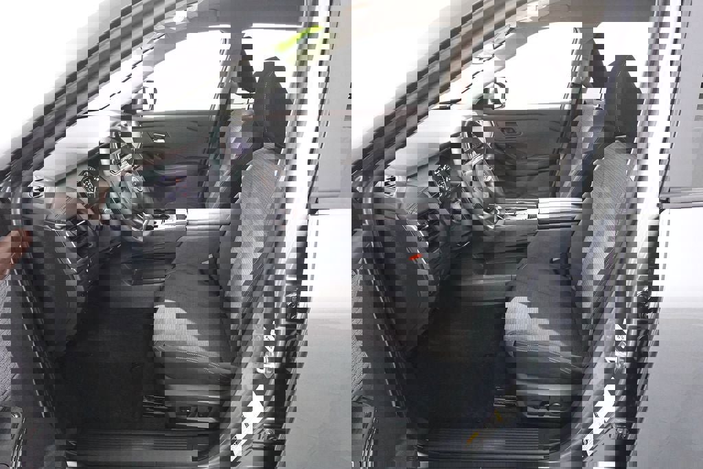 Used 2023 Nissan Rogue SV image 10