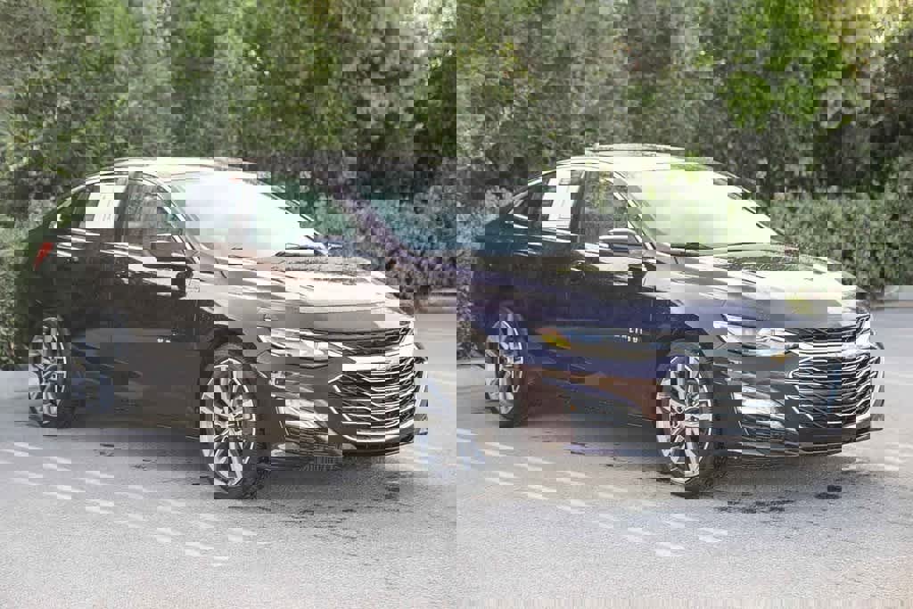 Used 2021 Chevrolet Malibu LT image 3