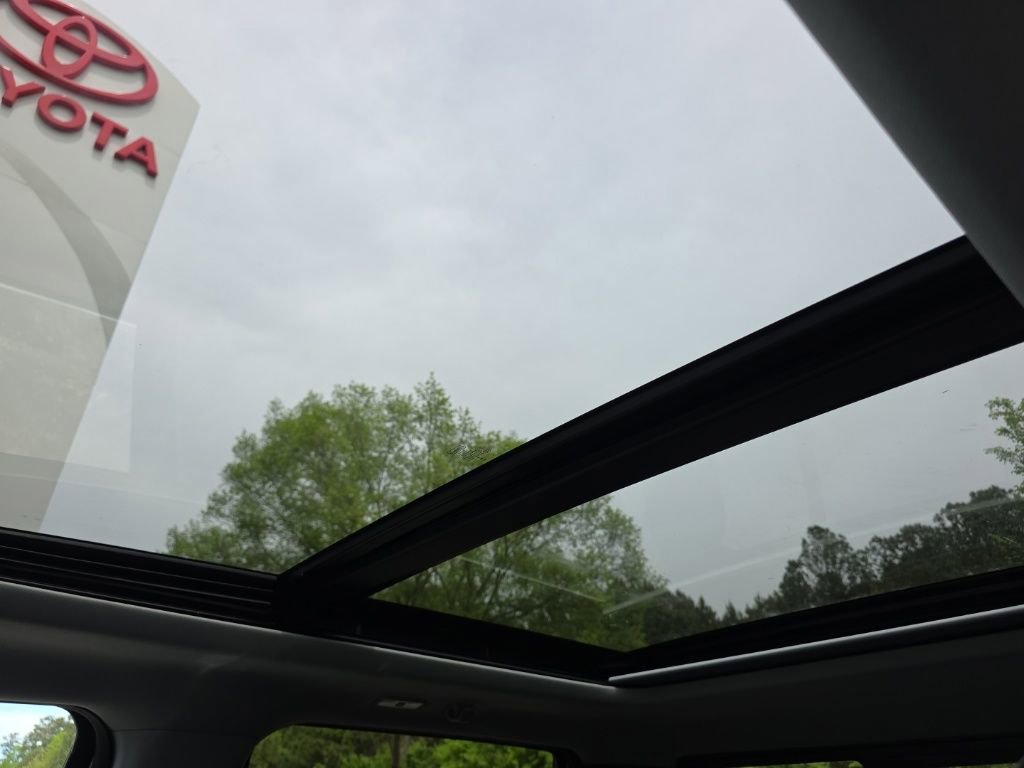 Used 2023 Ford F150 Lariat w/ Trailer Tow Package image 35