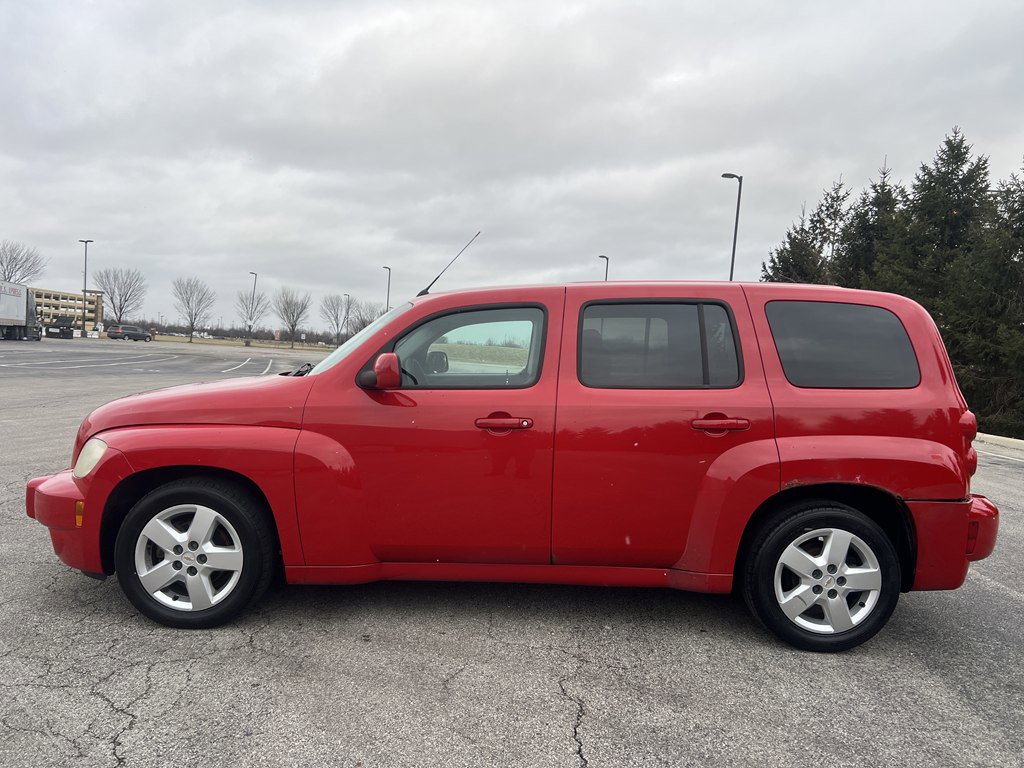 Used 2011 Chevrolet HHR LT image 2