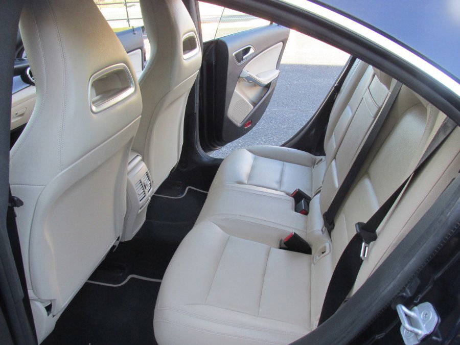 Used 2017 Mercedes-Benz CLA 250 4MATIC image 32